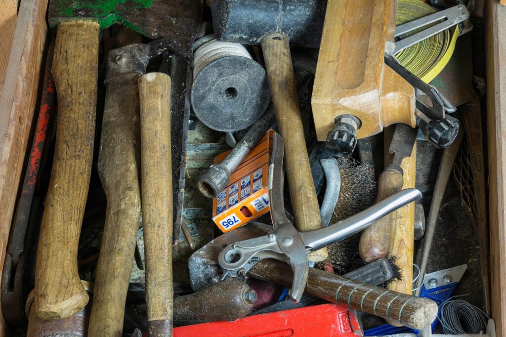 tool, hammer, axe-4240497.jpg